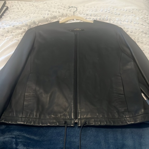 Leather jacket - Picture 2 of 7